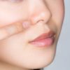 【いちご鼻の原因と対処法】クレンジングでいちご鼻は治る？クレンジングを使った毛穴の黒ずみ対策を徹底解説