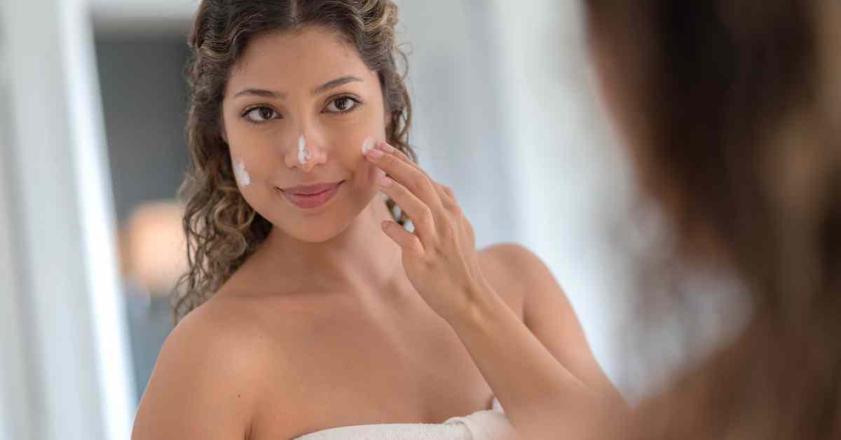 顔の乾燥の原因とは？しっとりうるおい肌を手に入れるスキンケアや肌の乾燥を防ぐ予防方法を解説！