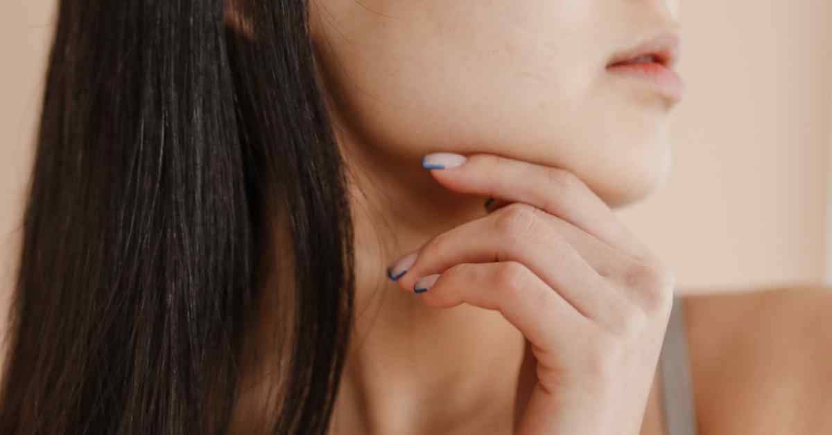 あごの角栓の原因や対策とは？ザラつきのないつるつる素肌になれる方法やおすすめアイテムを紹介！