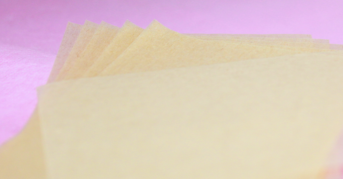 あぶらとり紙の正しい使い方を徹底解説！余分な皮脂を除去してテカリ知らずのすべすべしっとり肌へ♩