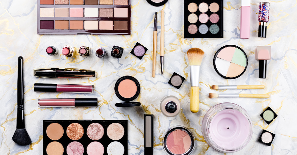 奥二重さんに似合うアイシャドウの色は?色選びをマスターして印象的なすっきりアイメイクに仕上げよう