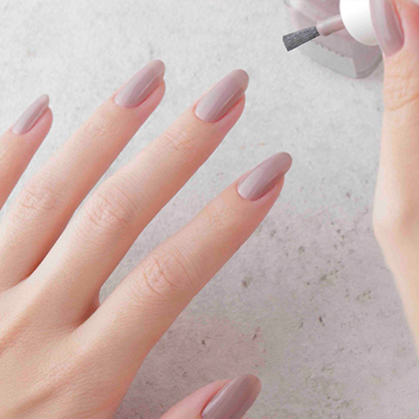 S004 melancholic taupe