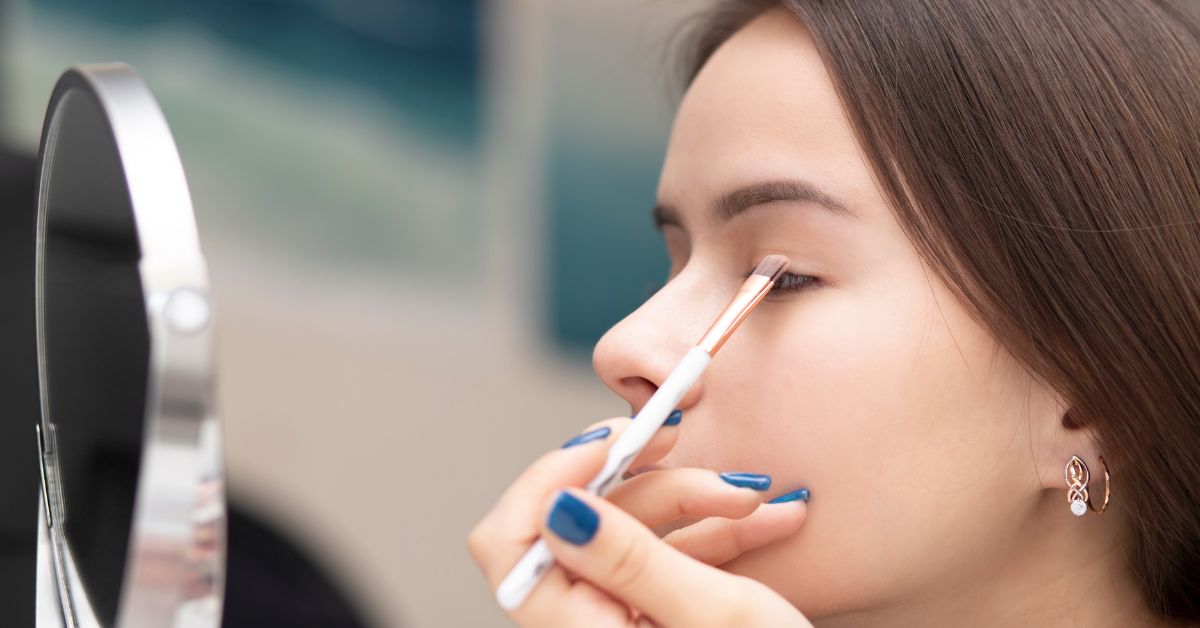 アイシャドウ塗り方