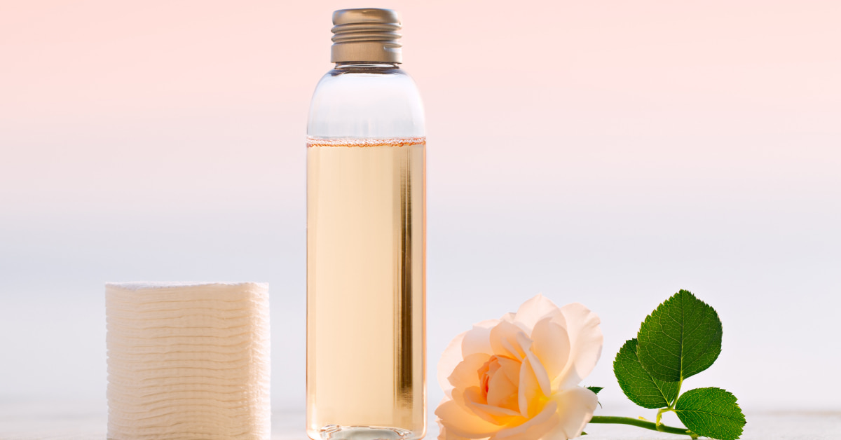 拭き取り化粧水とは?古い角質・皮脂を取り除いてなめらかな肌にするアイテム