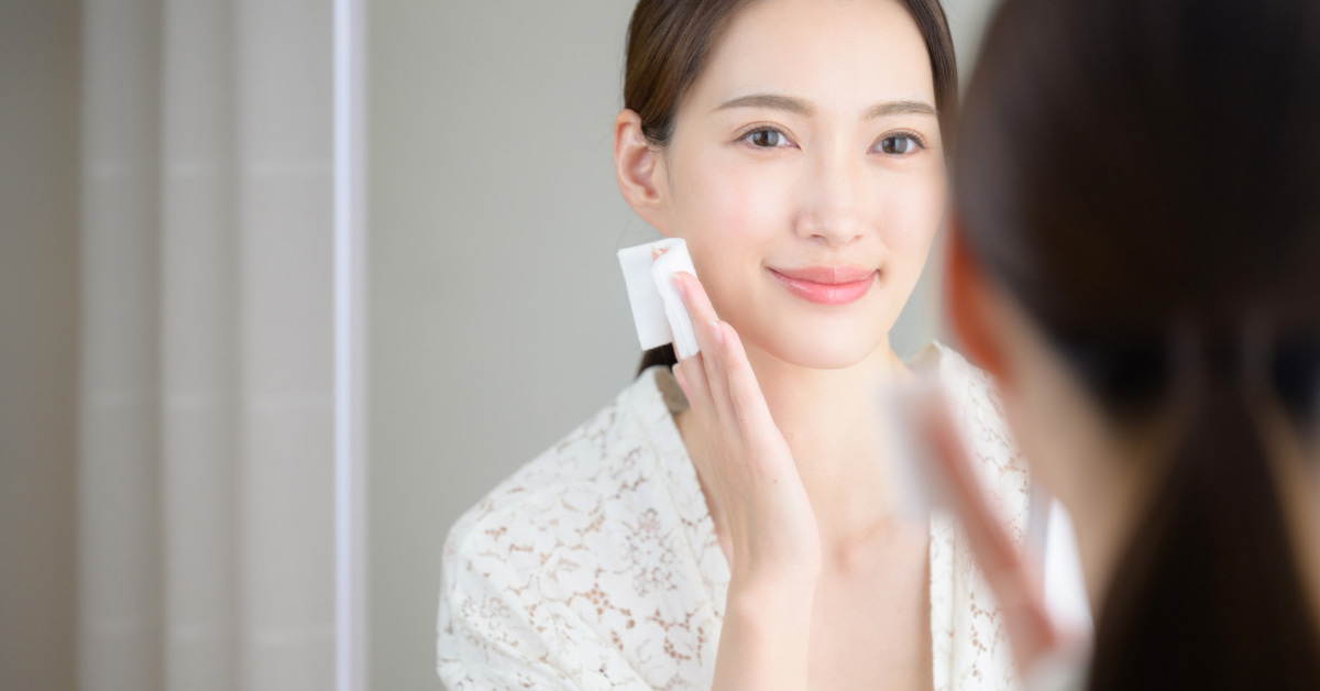 拭き取り化粧水選びのコツとは?肌質に合う成分・使用感を選んで、心地良いスキンケアに