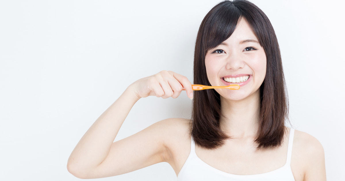 毎日のケアで歯の黄ばみを防げるの?生まれつきでも歯の黄ばみを悪化させない予防方法を解説!