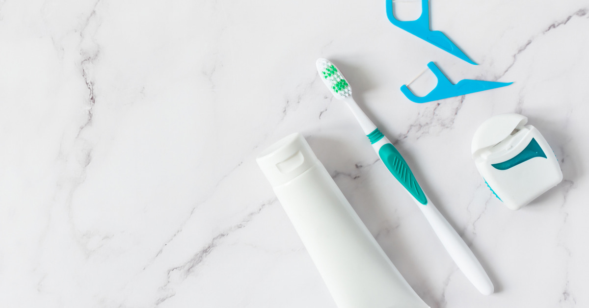 【デンタルフロスの選び方】ホルダータイプから始めてロールタイプへステップアップ