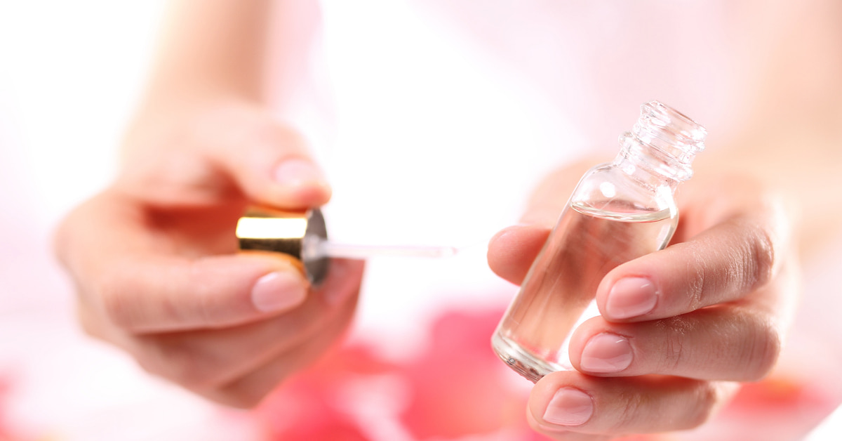 ネイルオイルの選び方!使い方や香りなど、ついついたくさんつけたくなるような自分好みのアイテムをゲットしよう