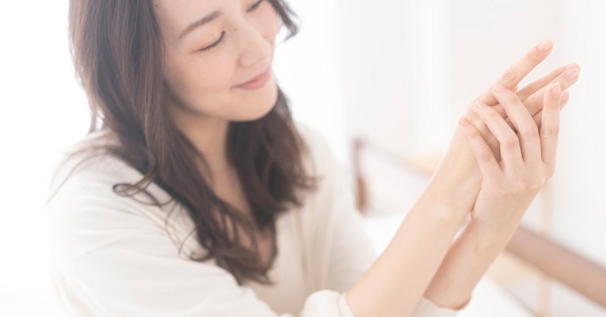 ネイルオイルの効果的な使い方を知って、健康的な爪の指先美人を目指そう!