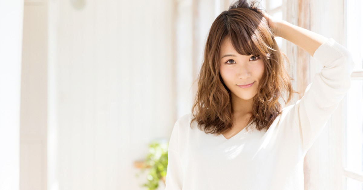 ヘアバームとは自分の髪質や髪型にぴったりの使い方で垢抜けヘアが叶うアイテム♪こなれ感を演出してワンランク上の自分に出会っちゃおう