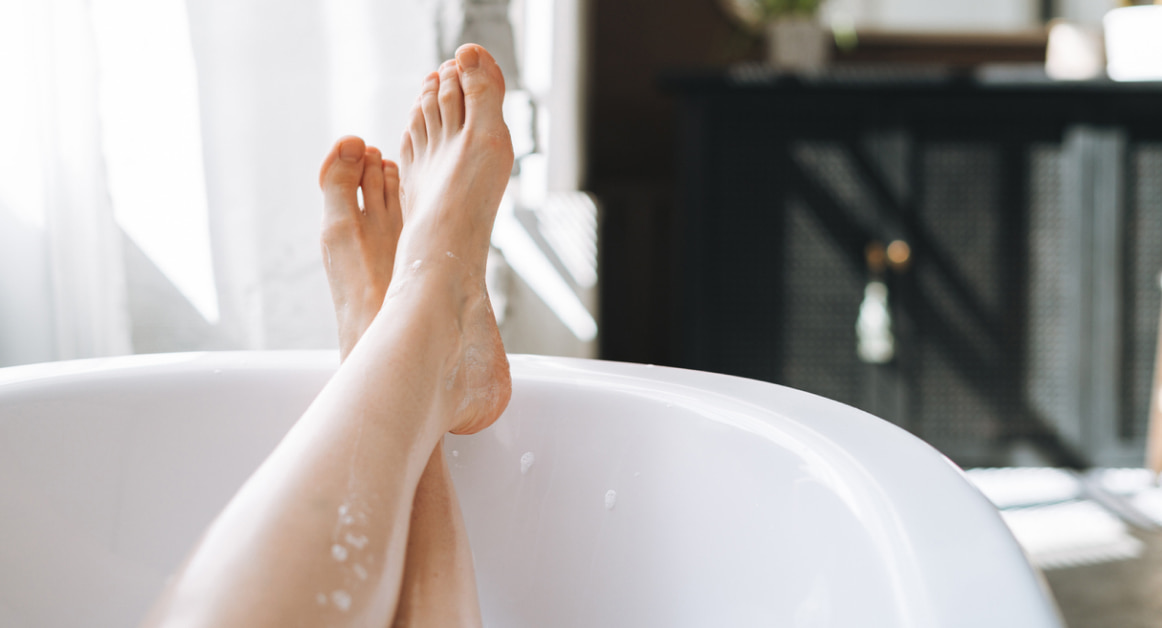 バスソルトの使い方は多種多様!むくみを除去してスッキリ足を手に入れよう