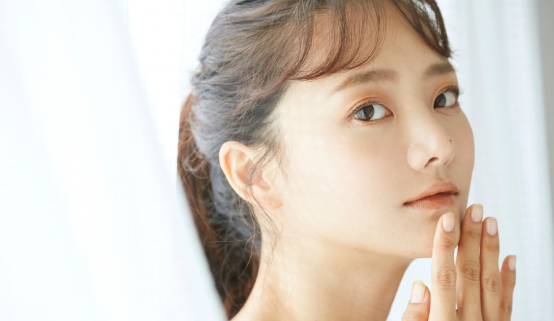 あぶらとり紙のデメリットは正しい使い方でメリットに♪きれいなメイク直しで夕方までテカリゼロの整った肌をゲットしよう