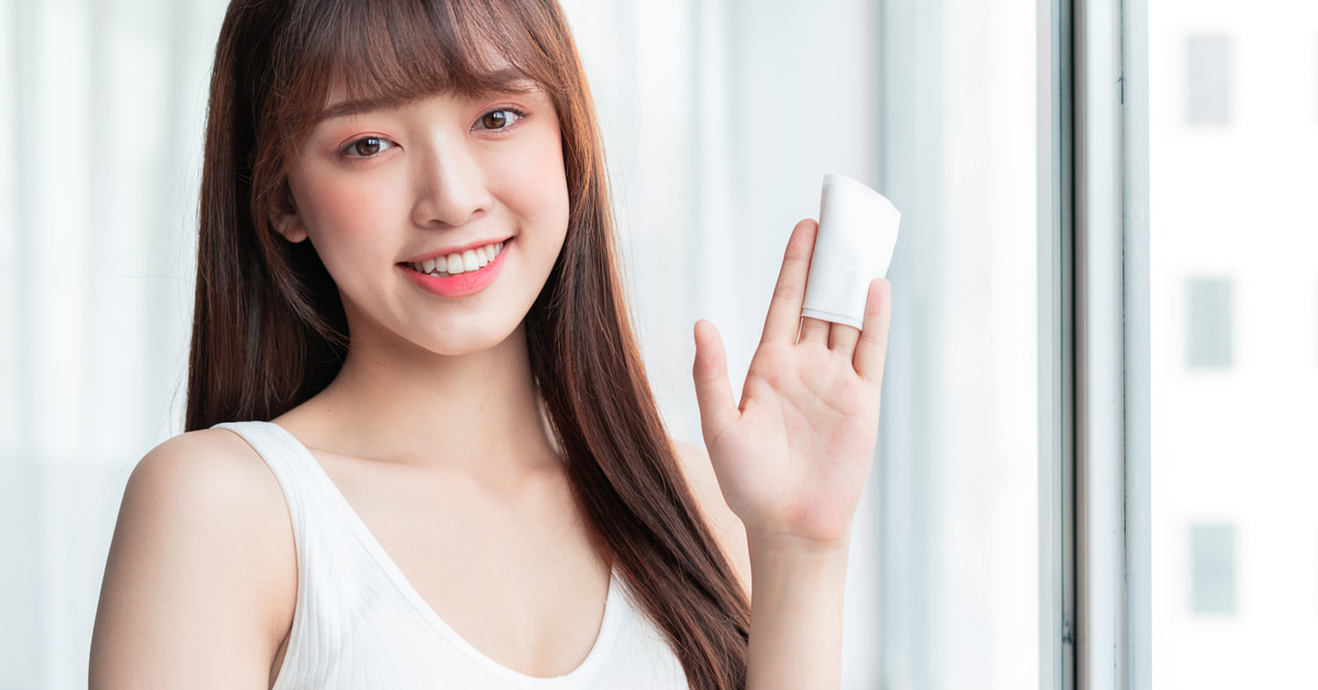 あぶらとり紙は効果的な使い方をマスターすればどんな肌質の人にもメリットあり!余分な皮脂だけオフしてすこやかな肌やメイク崩れ知らずの美肌をゲットしよう