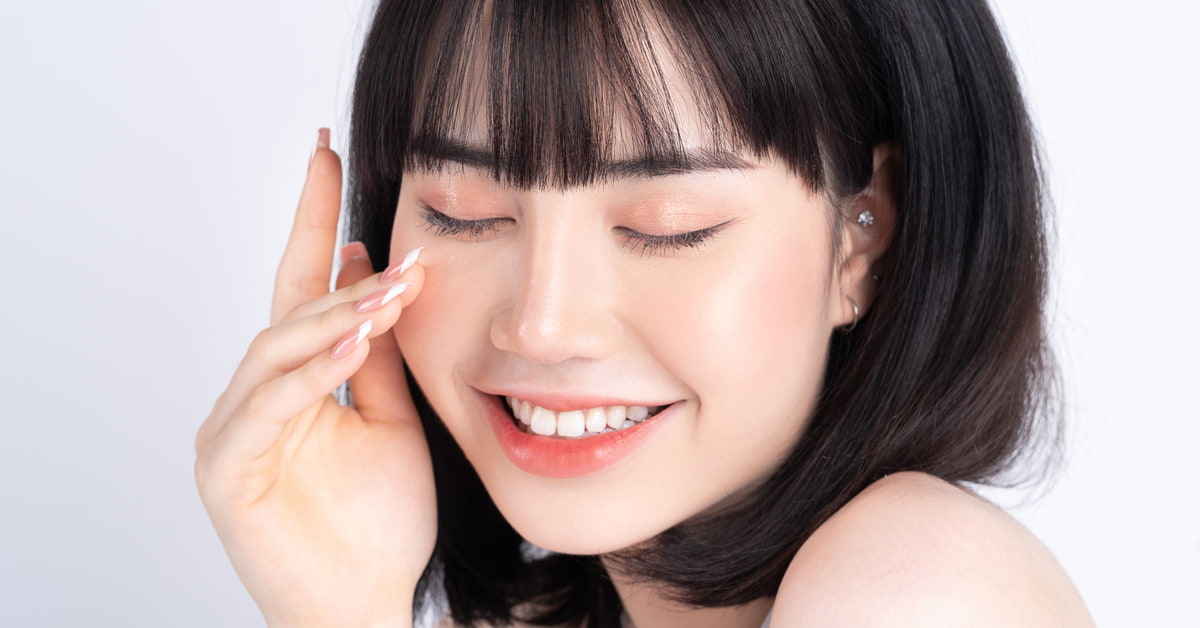 アイシャドウブラシの使い方は意外と簡単！使いこなしてワンランク上のアイメイクを手に入れよう