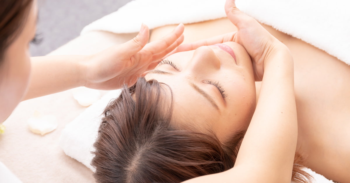 【若いのにほうれい線が気になる骨格タイプ向け】自分に合った老け顔解消方法をチェックして効果的にほうれい線にアプローチしよう