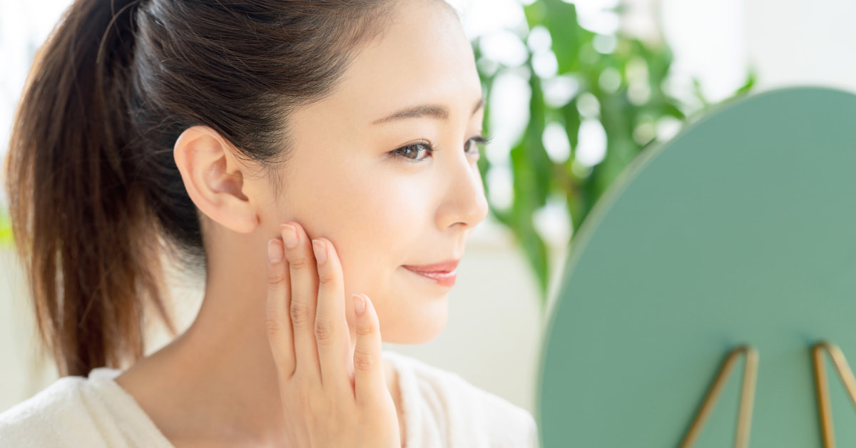 コンシーラーの使い方を間違えると逆にシミが浮くことも...3つの注意点を守ると色むらのない肌が長時間キープできちゃう