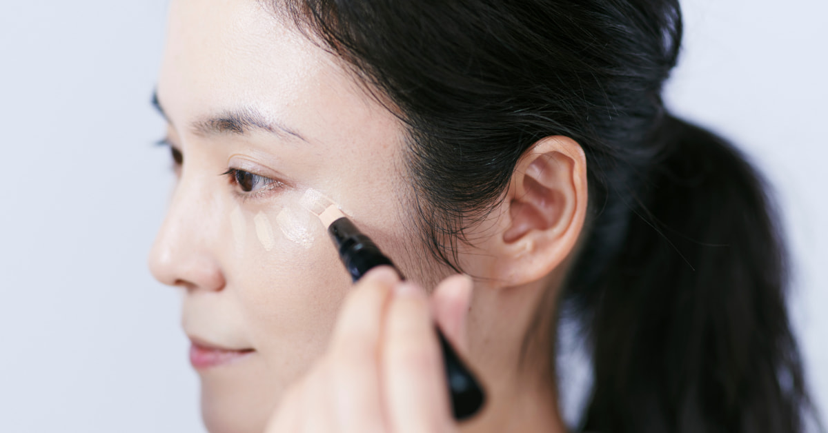 コンシーラーでシミを隠すには「カバー力」「キープ力」「テクスチャー」の3つのポイントで選ぼう◎メイクしたての陶器肌をキープできちゃう