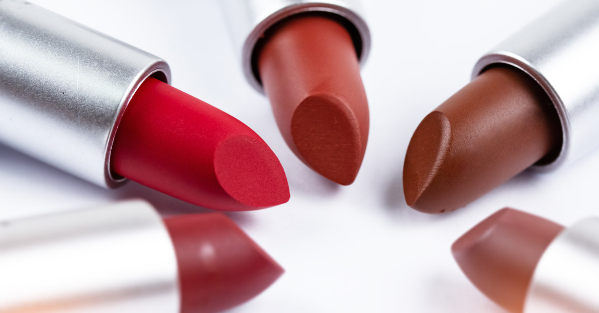 最近流行りのブラウンリップはどんな魅力があるの?ブラウンリップの魅力を知って、一気に垢抜けた印象を手に入れよう!