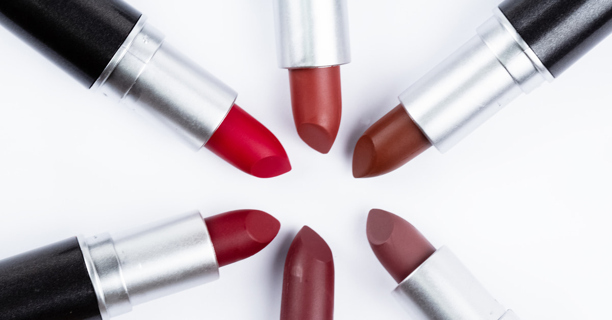 おすすめのブラウンリップ3選!質感の異なるブラウンリップの中から自分の魅力をひきたてるリップをみつけよう