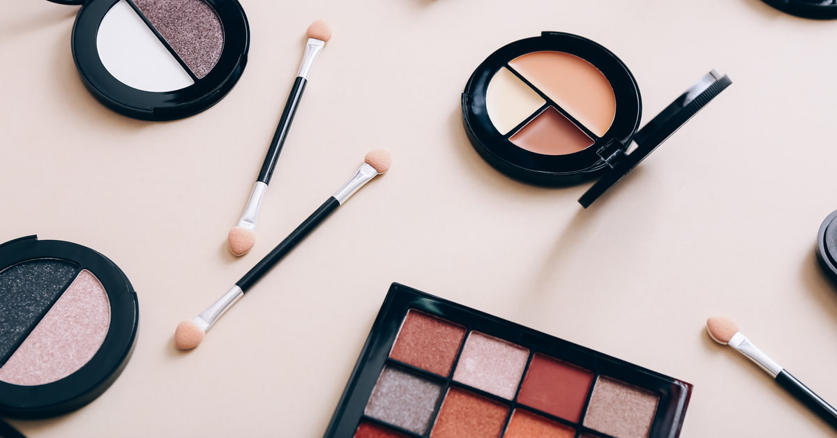 奥二重の方におすすめのアイシャドウ3選!上品な艶めきで立体感ある目もとになろう